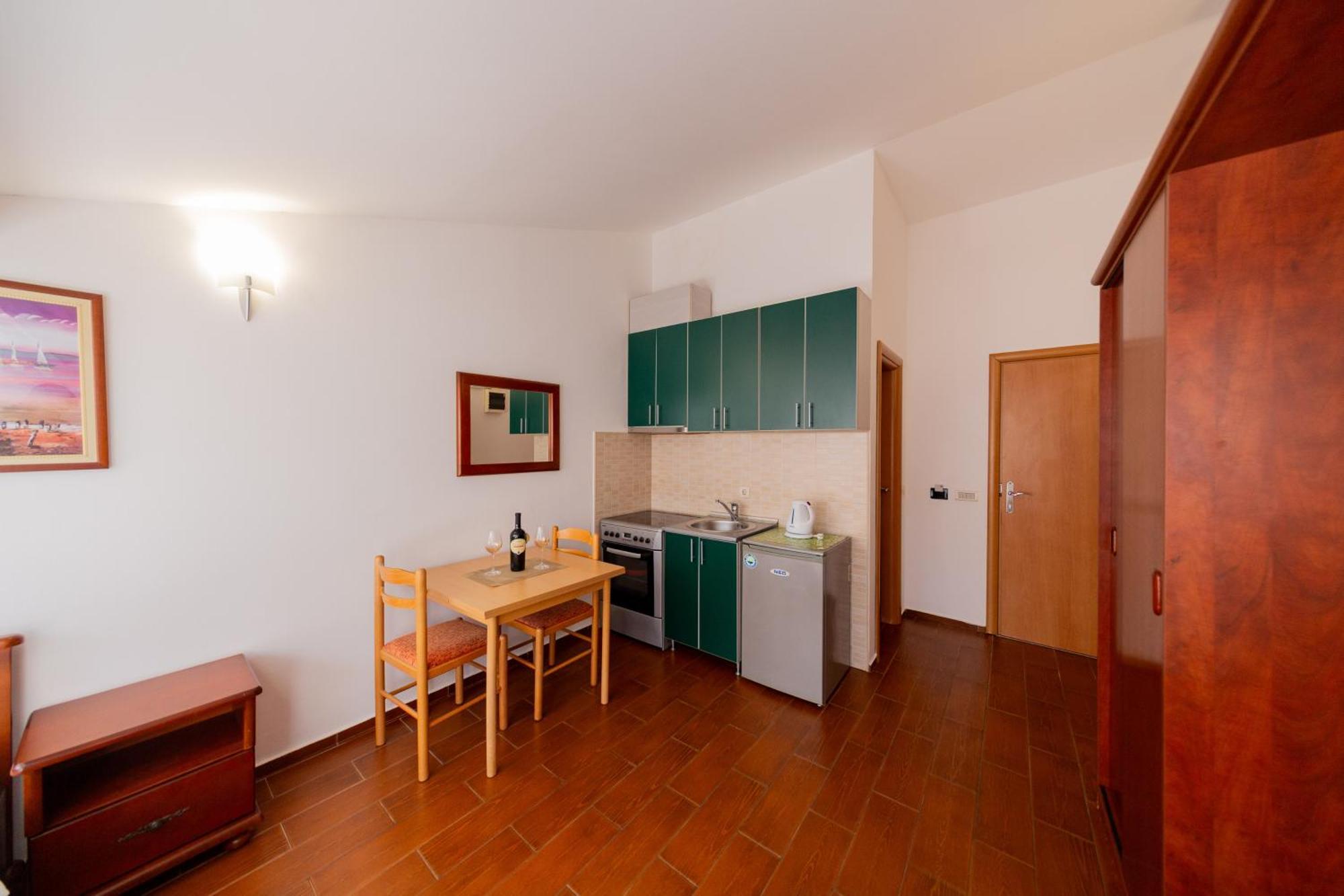 Sms Apartments Budva Exterior photo
