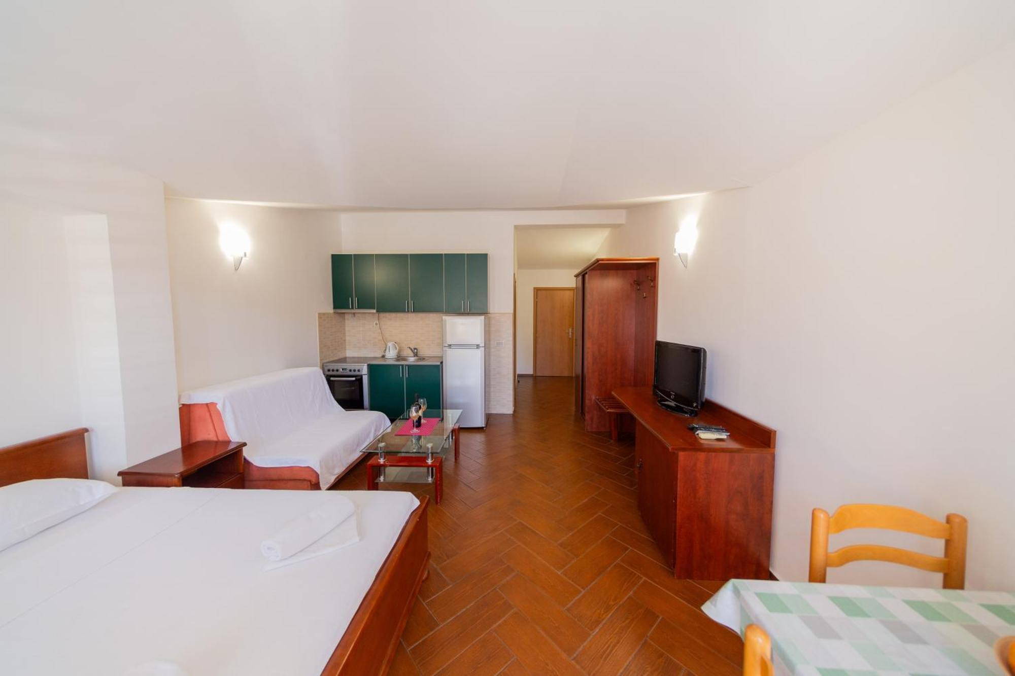 Sms Apartments Budva Exterior photo